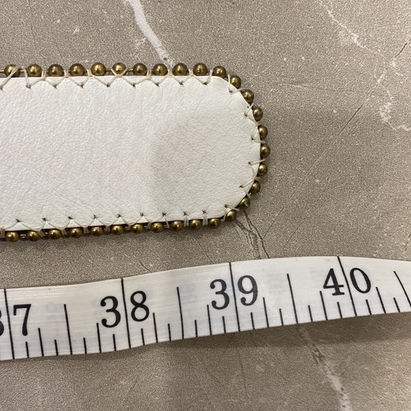 Rare Vintage White Leather Belt with Gold Tone Features - Picture 12 of 16